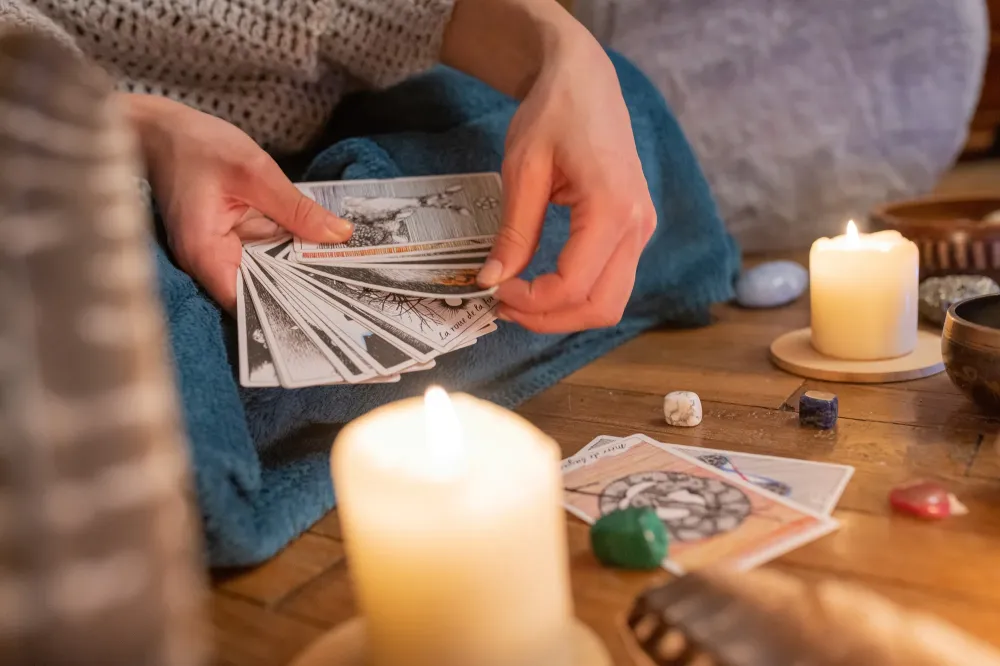 Tirage de carte près de Lomme